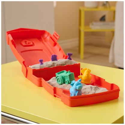 Kinetic Sand, Sandy Farm Set with 340g Play Sand, 6 Tools and Moulds, Reusable Barn Storage Case, Toddler Toys, Kids’ Toys for Girls and Boys Aged 3 and up