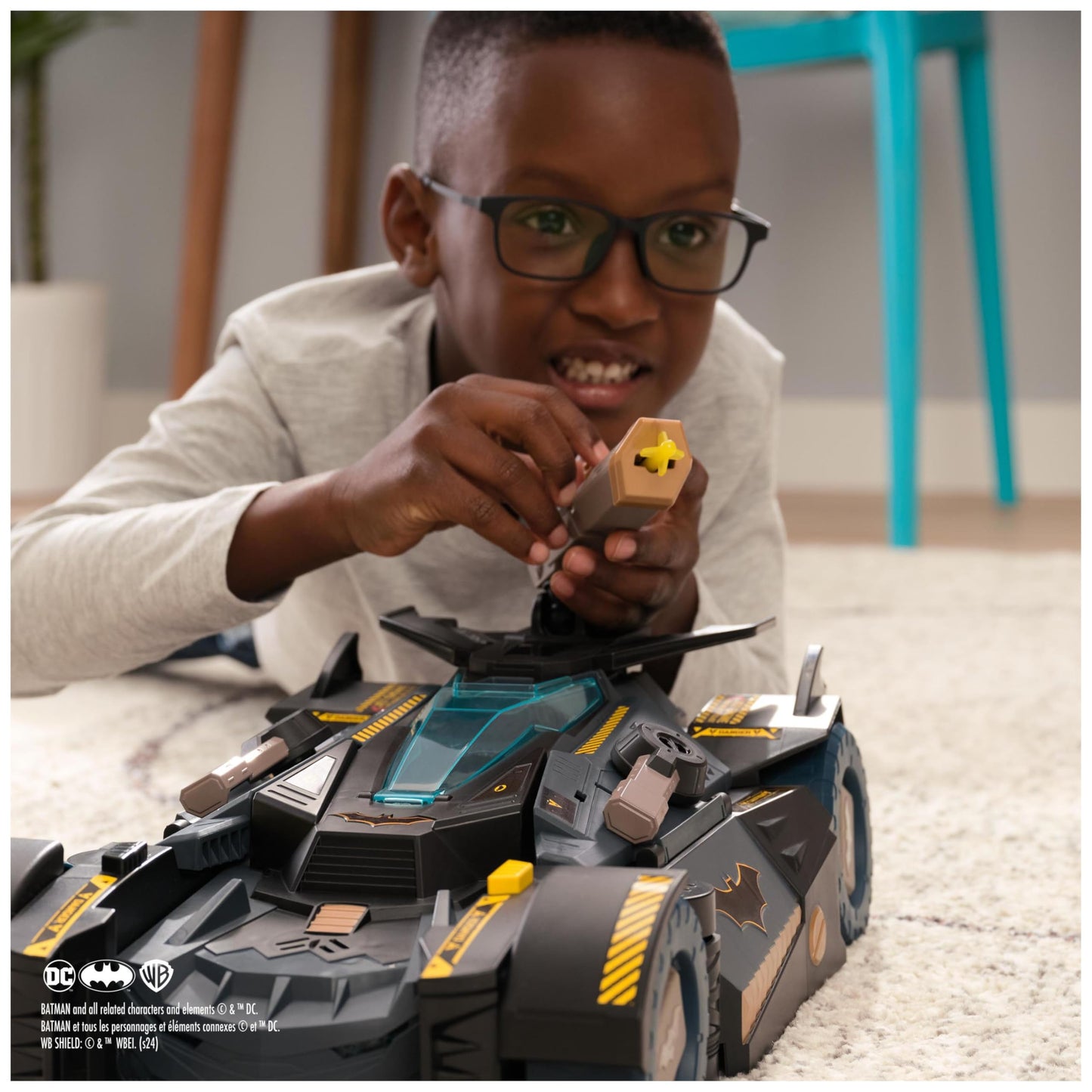 DC Batman, Ultimate Transforming Batmobile Playset, 2-in-1 Batman Playset with Exclusive Figure and Glider, Lights and Sounds, Kids Toys for Boys and Girls 4+