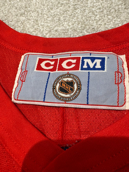 Vintage Detroit Red Wings Steve Yzerman #19 Hockey NHL CCM Jersey Size M