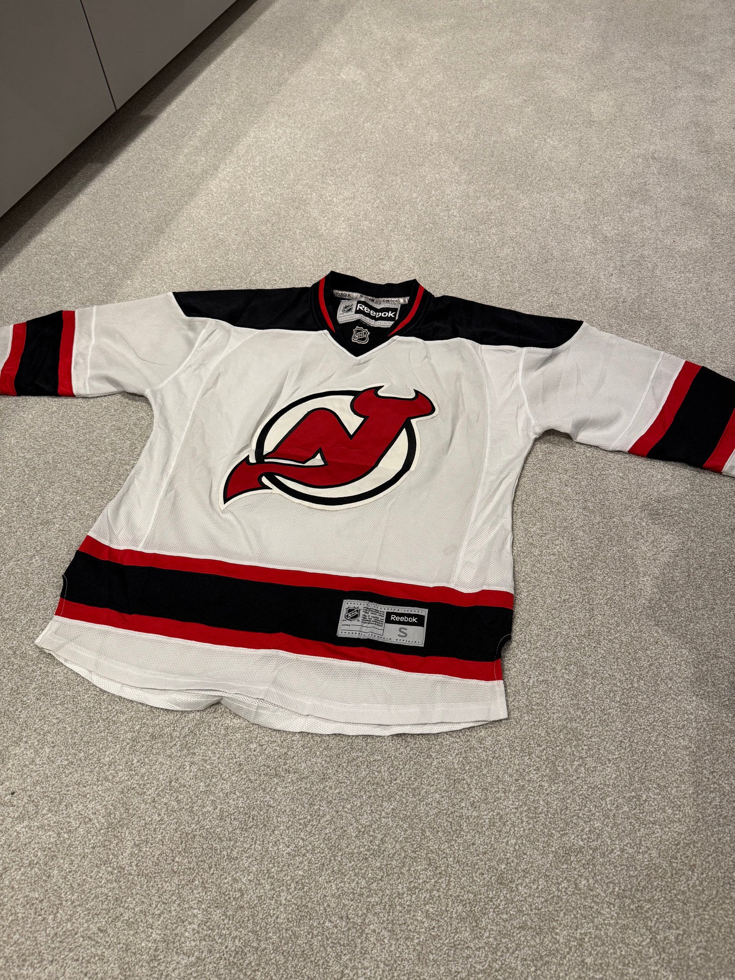 Vintage Reebok New Jersey Devils Hockey Jersey Small White