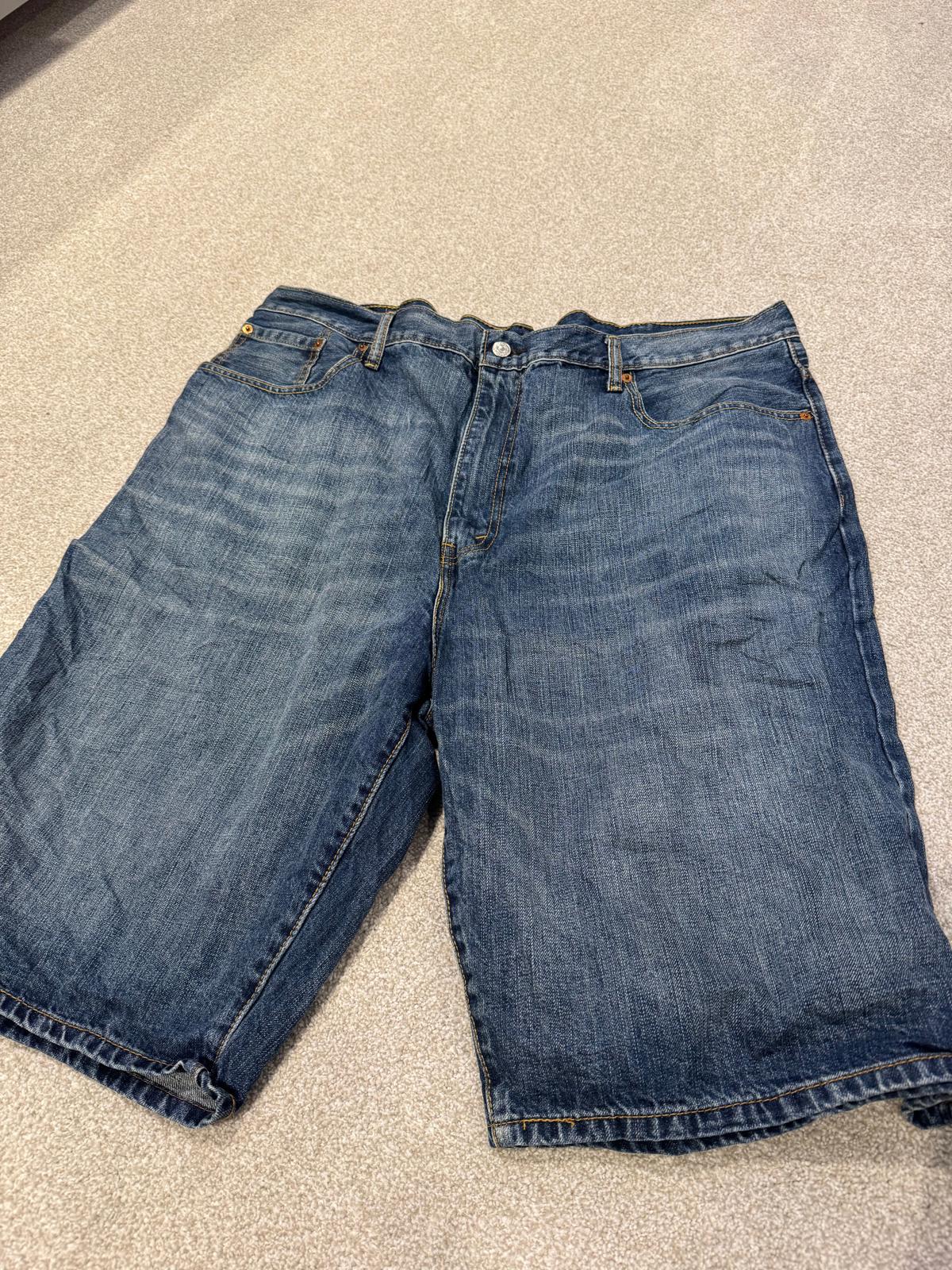 Levi Strauss & Co 569 Denim Shorts W42