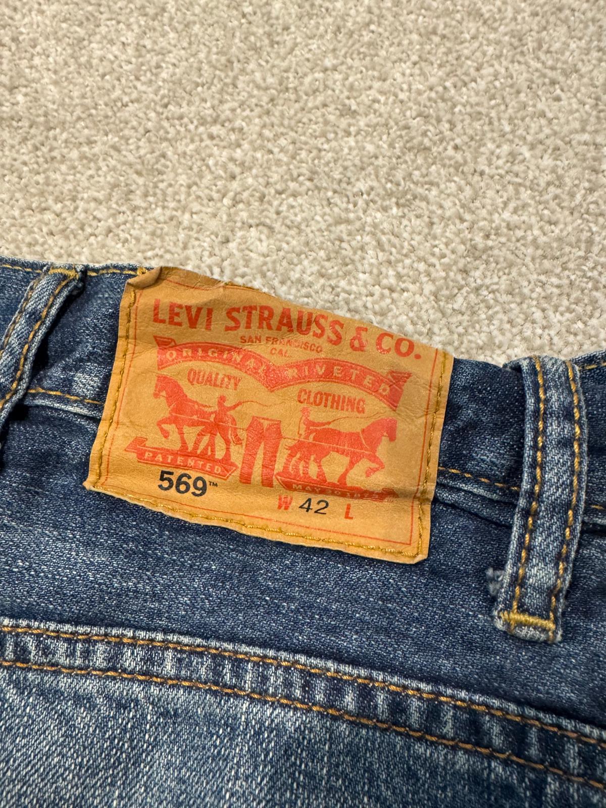 Levi Strauss & Co 569 Denim Shorts W42